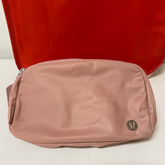 Lululemon Everywhere Belt Bag NWT Pink Pastel - Picture 13 of 13